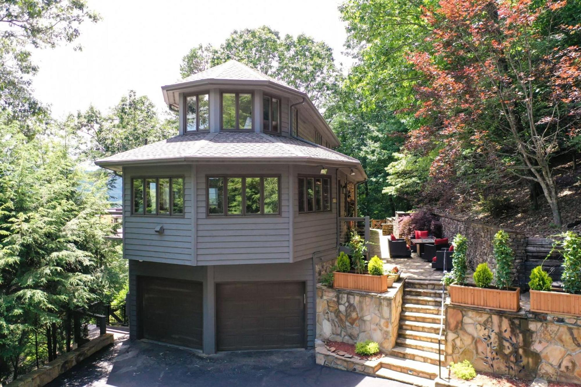 Falken Haus - Relax In Seclusion With Panoramic Lake Views Jasper Bagian luar foto