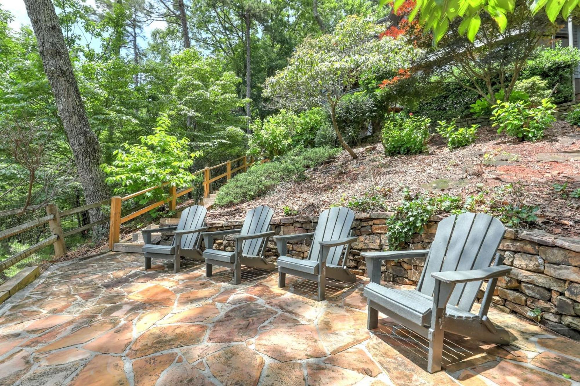 Falken Haus - Relax In Seclusion With Panoramic Lake Views Jasper Bagian luar foto