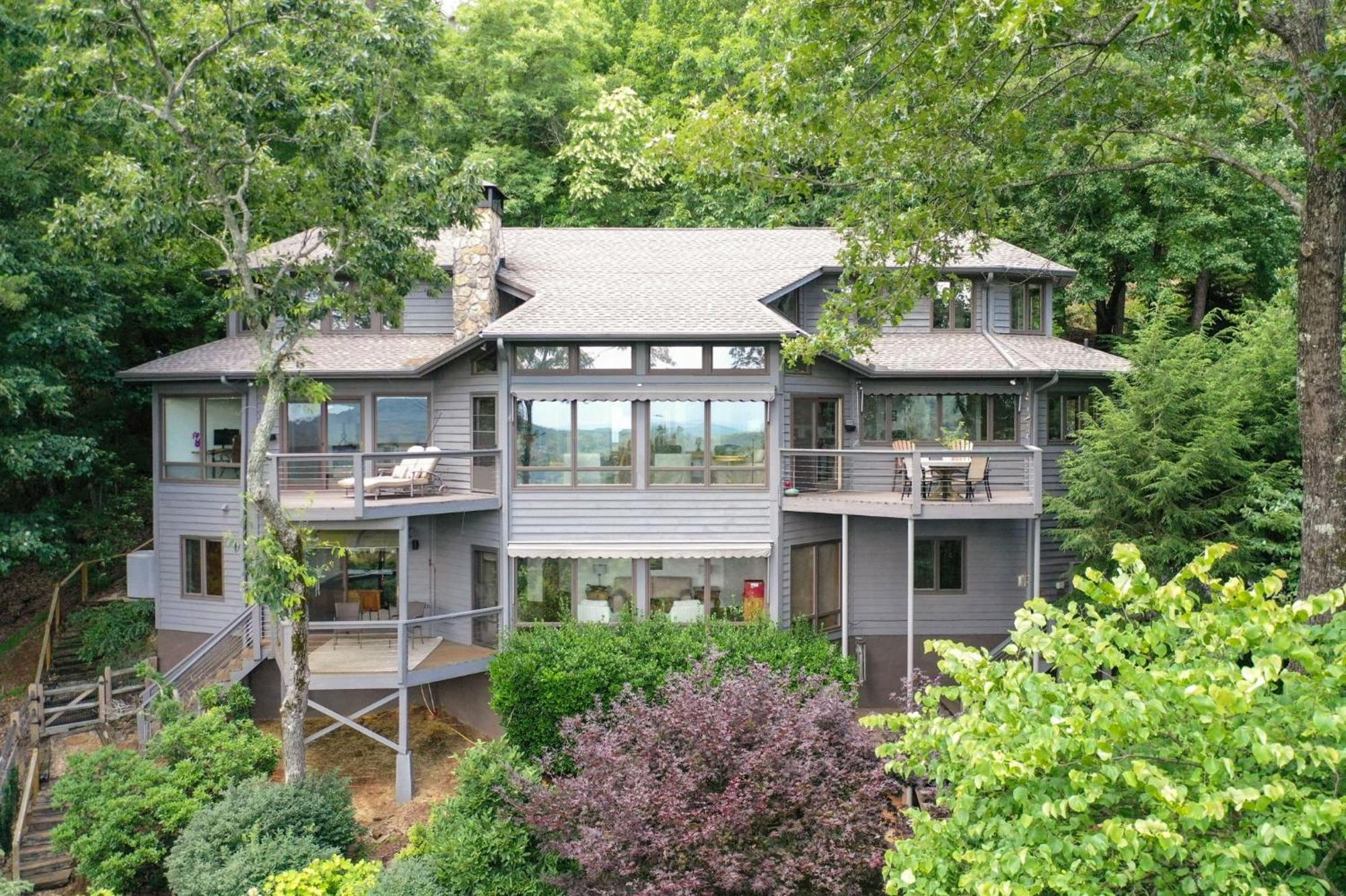 Falken Haus - Relax In Seclusion With Panoramic Lake Views Jasper Bagian luar foto