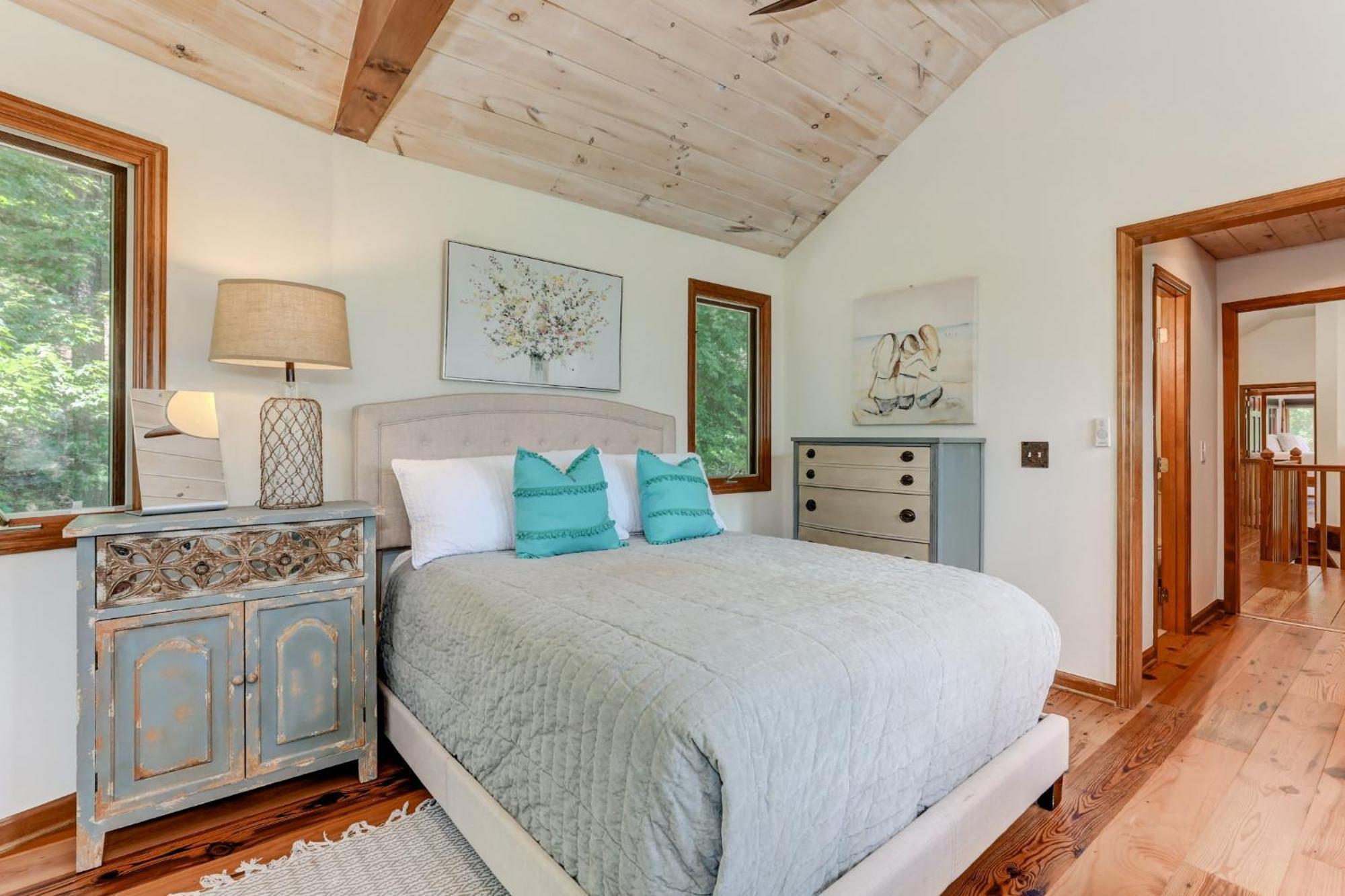 Falken Haus - Relax In Seclusion With Panoramic Lake Views Jasper Bagian luar foto