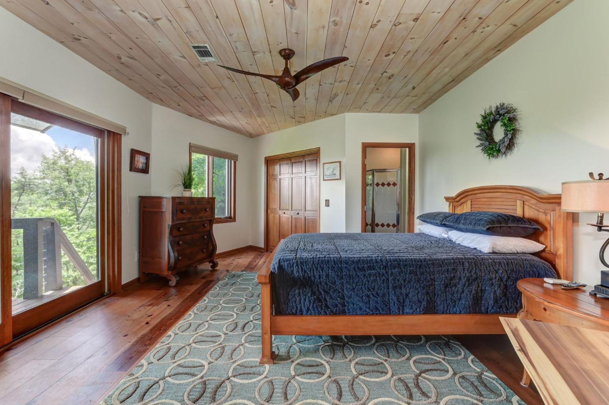 Falken Haus - Relax In Seclusion With Panoramic Lake Views Jasper Bagian luar foto