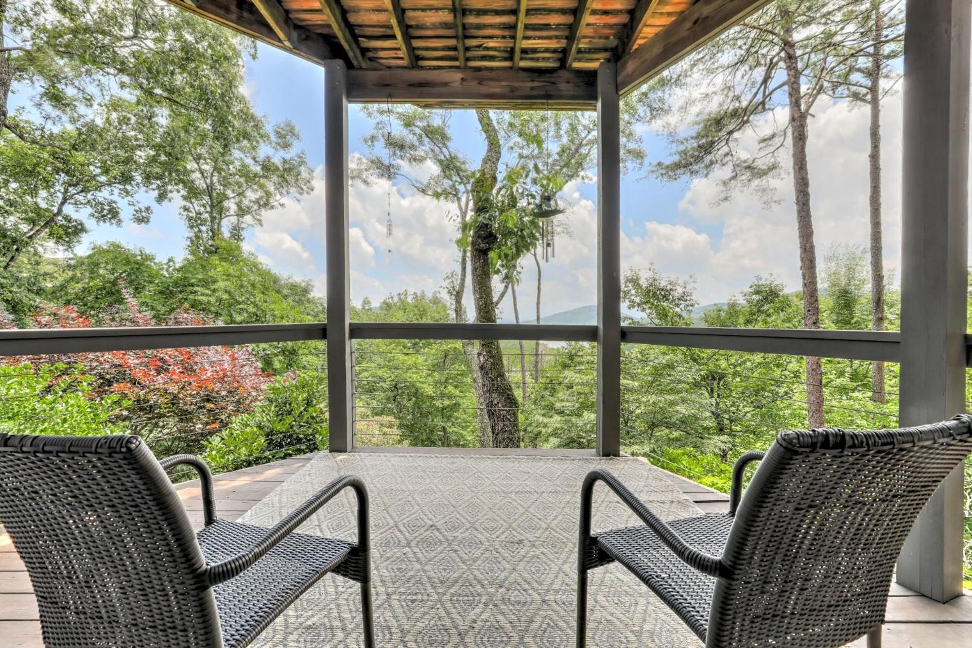 Falken Haus - Relax In Seclusion With Panoramic Lake Views Jasper Bagian luar foto