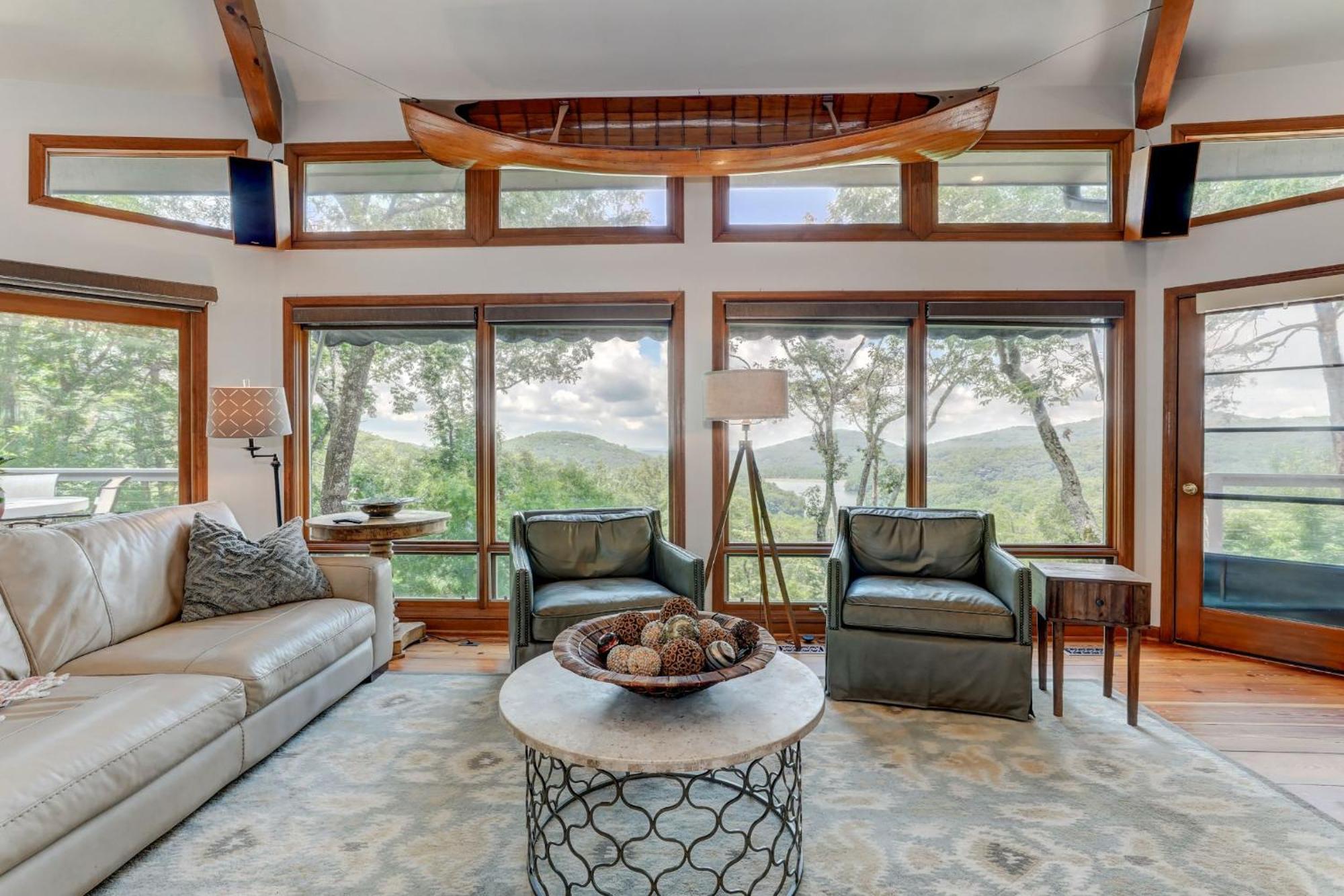 Falken Haus - Relax In Seclusion With Panoramic Lake Views Jasper Bagian luar foto