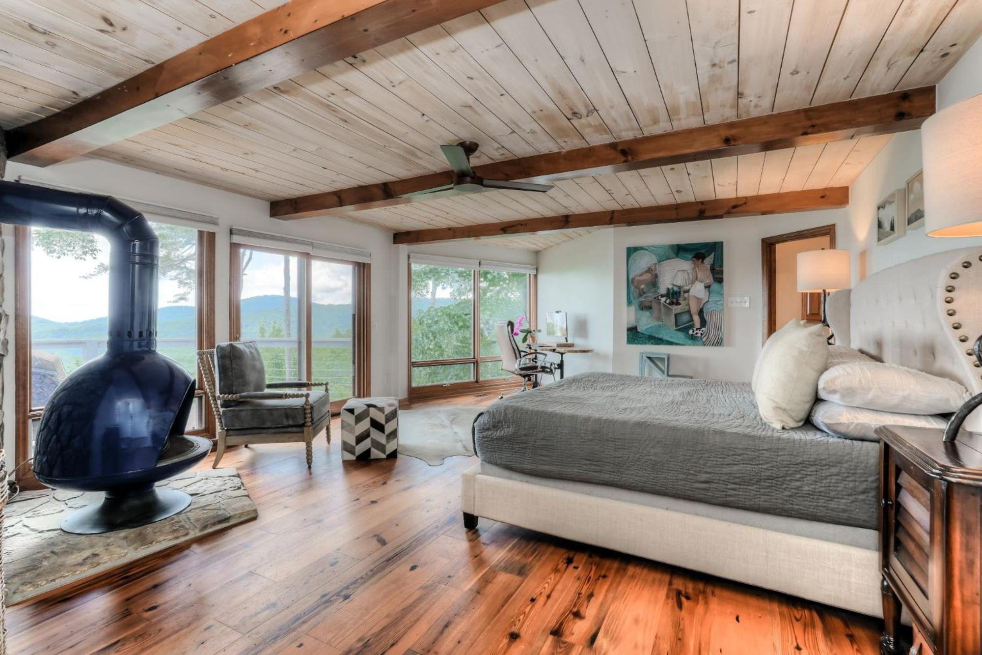 Falken Haus - Relax In Seclusion With Panoramic Lake Views Jasper Bagian luar foto